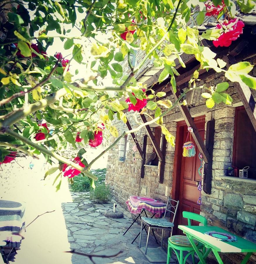 Morfeas Guesthouse Papigko Luaran gambar